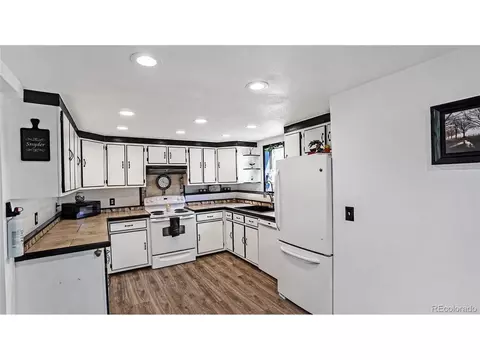 Kitchen - 16536 Ouray Rd, Pine, CO 80470 photo 1 of 1