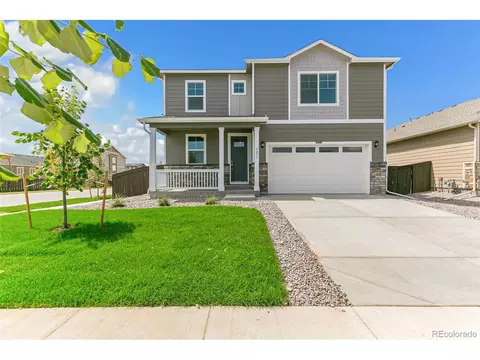 805 Crest St, Lochbuie, CO 80603