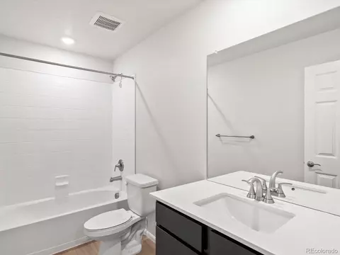 Bath - 4654 Cloudburst Ln, Morrison, CO 80465 photo 3 of 5