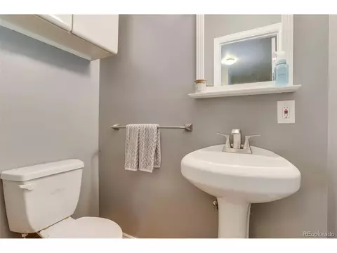 5645 E Flora Pl, Denver, CO 80222 photo 14