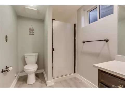 5645 E Flora Pl, Denver, CO 80222 photo 16