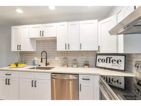 2829 S Lansing Way, Aurora, CO 80014