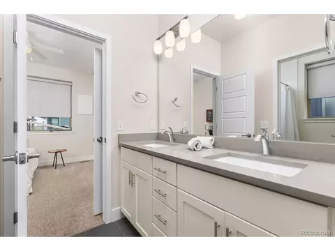 Bath - 9103 E 61st Pl, Denver, CO 80238 photo 3 of 4