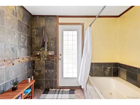 Bath - 11261 Quivas Loop, Denver, CO 80234 photo 2 of 5
