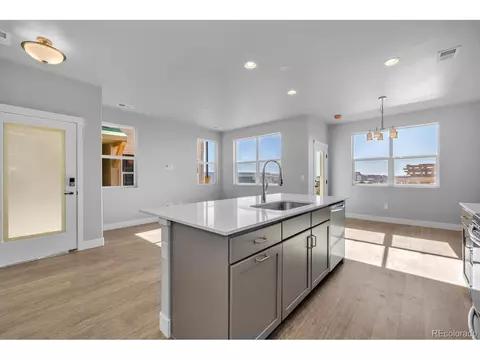 4246 E 98th Pl, Thornton, CO 80229 photo 6