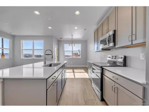 4246 E 98th Pl, Thornton, CO 80229 photo 5