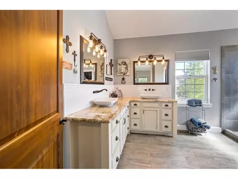 Bath - 13735 Mccune Rd, Elbert, CO 80106 photo 3 of 7