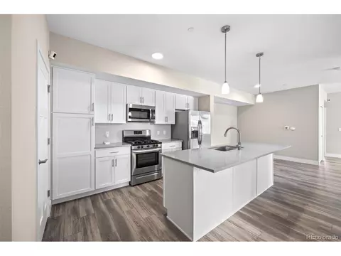 230 S Cherrywood Dr #102, Lafayette, CO 80026