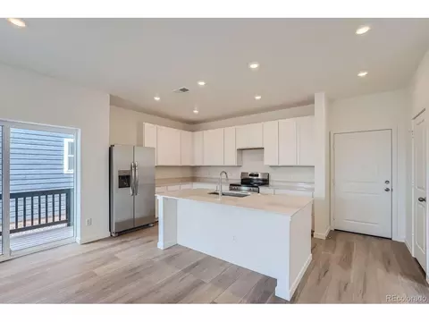 515 Bennett Ave, Bennett, CO 80102 photo 3