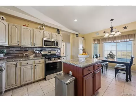 Kitchen - 43251 E Iliff Trl, Bennett, CO 80102 photo 4 of 5