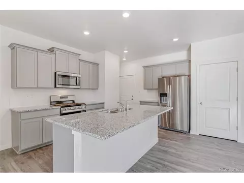 27504 E 1st Pl, Aurora, CO 80018 photo 9