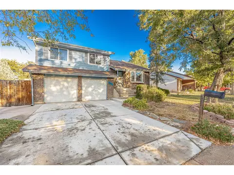 603 S Laredo Cir, Aurora, CO 80017