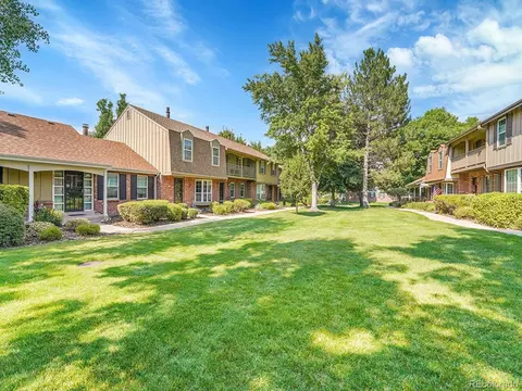 8822 E Amherst Dr #E, Denver, CO 80231 photo 3
