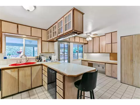 7624 E Colgate Pl, Denver, CO 80231 photo 9