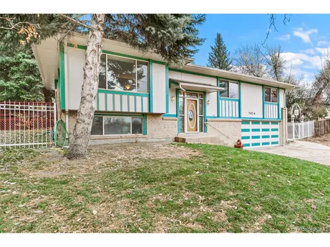 7624 E Colgate Pl, Denver, CO 80231 photo 2