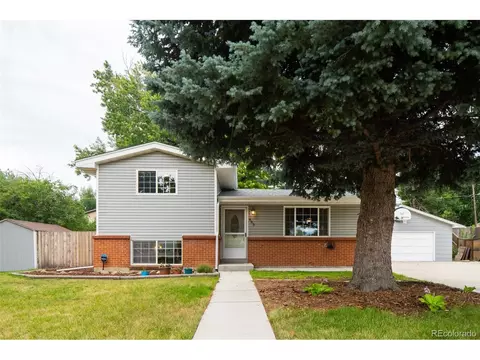 483 S Robb Way, Lakewood, CO 80226
