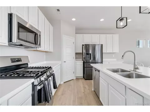 27798 E 7th Pl, Aurora, CO 80018 photo 17