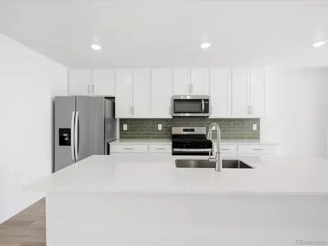 Kitchen - 4714 Cloudburst Ln, Morrison, CO 80465 photo 3 of 5