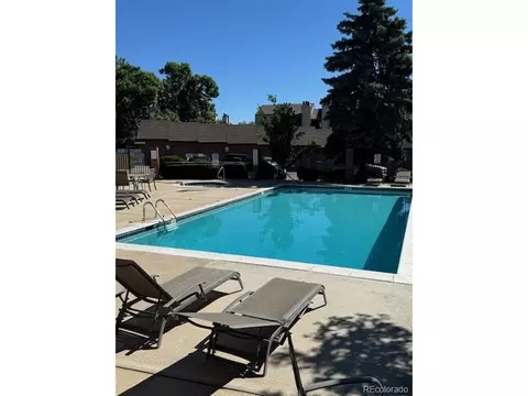 433 Wright St #305, Lakewood, CO 80228 photo 2