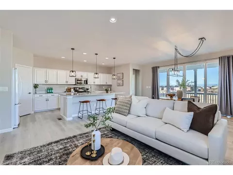 711 N Waterloo Ct, Aurora, CO 80018