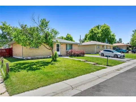 3738 S Green Ct, Englewood, CO 80110