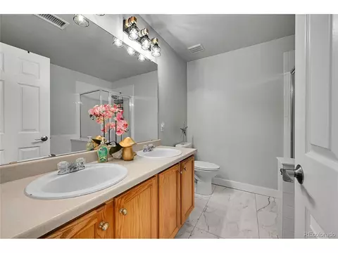 5577 Jasper St, Denver, CO 80239 photo 17