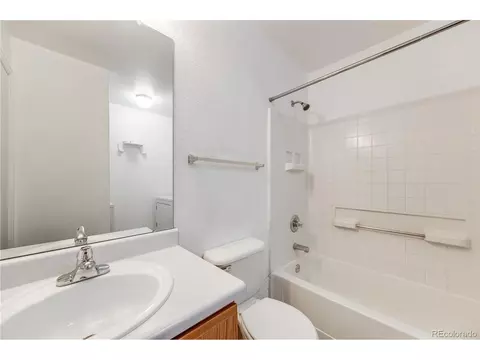 5525 E 100th Dr, Thornton, CO 80229 photo 17