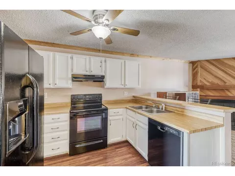 Kitchen - 17477 E Rice Cir #D, Aurora, CO 80015 photo 2 of 2