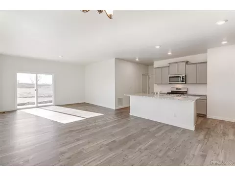 45800 Silverdrop Ave, Bennett, CO 80102 photo 9