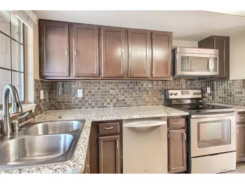12152 E 2nd Dr, Aurora, CO 80011 photo 5