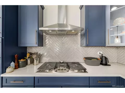 Kitchen - 11232 W 53rd Dr, Arvada, CO 80002 photo 7 of 9
