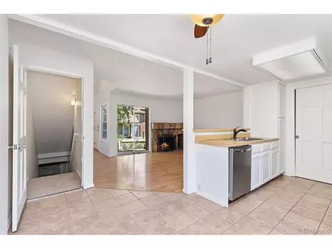 2013 S Helena St #B, Aurora, CO 80013 photo 7