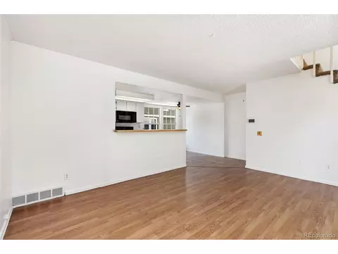 2013 S Helena St #B, Aurora, CO 80013 photo 3