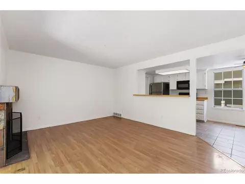 2013 S Helena St #B, Aurora, CO 80013 photo 2