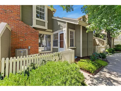 2013 S Helena St #B, Aurora, CO 80013