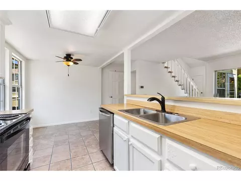 2013 S Helena St #B, Aurora, CO 80013 photo 11