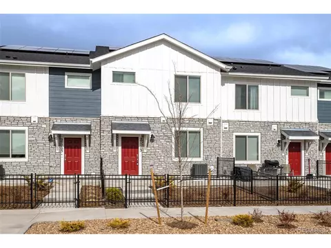 27713 E 1st Pl, Aurora, CO 80018 photo 2
