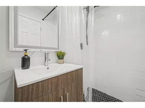 Bath - 7682 Jay Ct, Arvada, CO 80003 photo 3 of 3