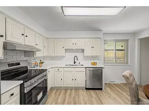 Kitchen - 7682 Jay Ct, Arvada, CO 80003 photo 2 of 4