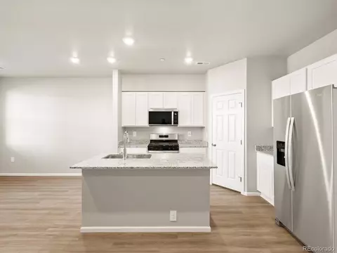 Kitchen - 1596 Riverplace Dr #3, Windsor, CO 80550 photo 4 of 4