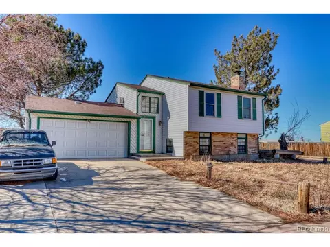 205 Mckinley Dr, Bennett, CO 80102 photo 2
