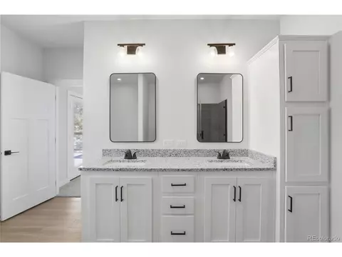 Bath - 378 Bluffs Dr, Eagle, CO 81631 photo 3 of 6