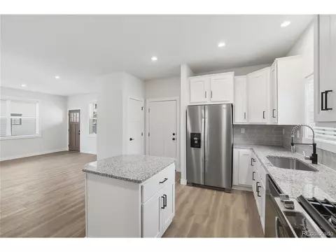 Kitchen - 378 Bluffs Dr, Eagle, CO 81631 photo 4 of 5