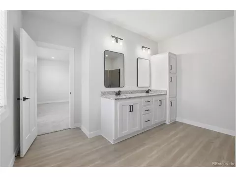 Bath - 378 Bluffs Dr, Eagle, CO 81631 photo 2 of 6