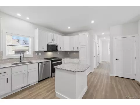 Kitchen - 378 Bluffs Dr, Eagle, CO 81631 photo 3 of 5