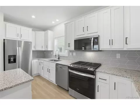 Kitchen - 378 Bluffs Dr, Eagle, CO 81631 photo 5 of 5