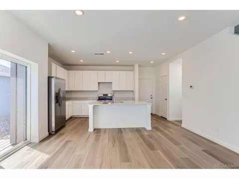 640 Aspen Ave, Bennett, CO 80102 photo 3