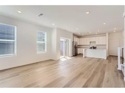 640 Aspen Ave, Bennett, CO 80102 photo 2