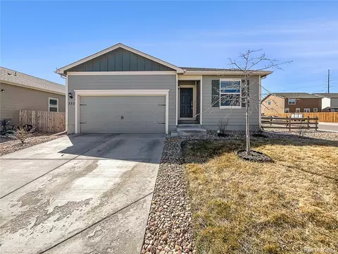 232 Horizon Ave, Lochbuie, CO 80603