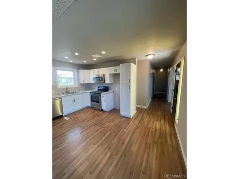 695 4th St, Bennett, CO 80102 photo 1